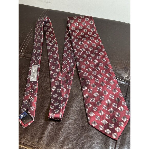 Lord & Taylor Red Blue 100% Imported Silk Men’s Neck Tie Made In USA - Picture 1 of 5